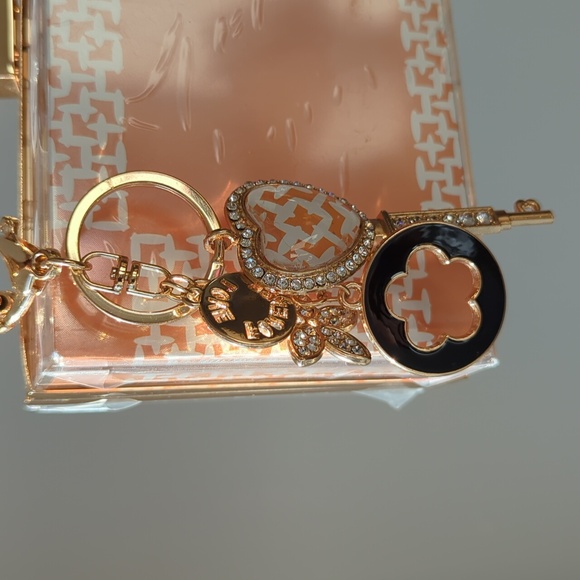 Upcycled Print Media Upcycled Clutch Bag - Picture 2 of 9